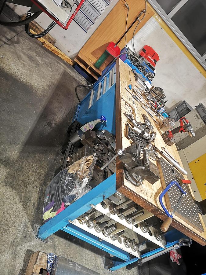 Used CNC 5 AXIS MILLING - HERMLE C40U-2009-WITH FULL TOOLS ACCESSORIESS