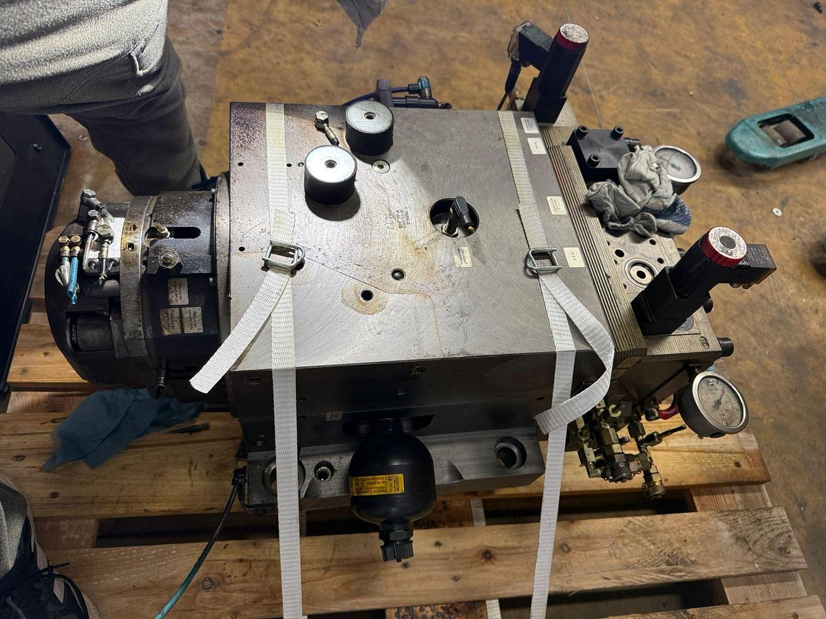 Used TRUMPF TruPunch 5000 Valve / Control Block - Part number: 1738845