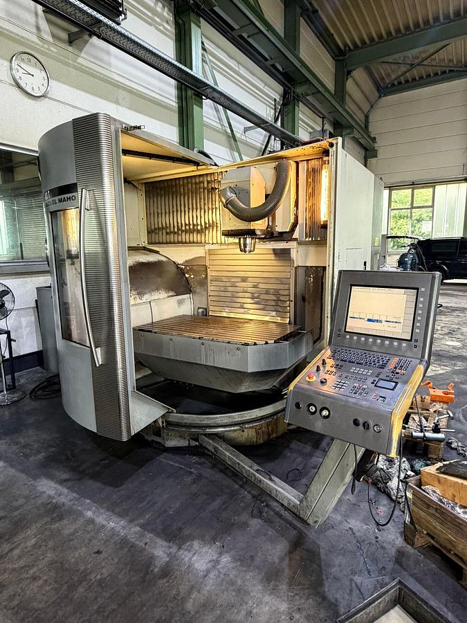 Used CNC TOOL MILLING -DMU80T-4 AXES  WITH FULL TOOLINGS ACCESSORIESS 