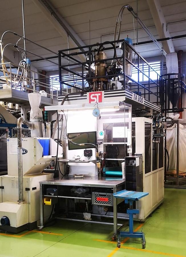 Used BLOW MOLDING MACHINE  TA  300 