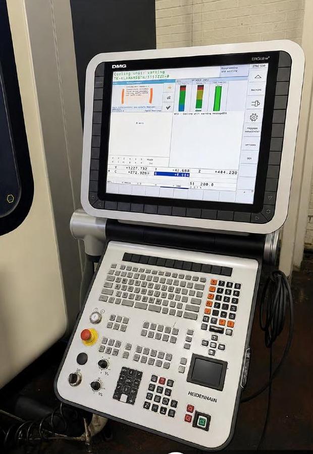 Used USED CNC DMF260/11 WITH TOOLS AND ACCESSORIESS