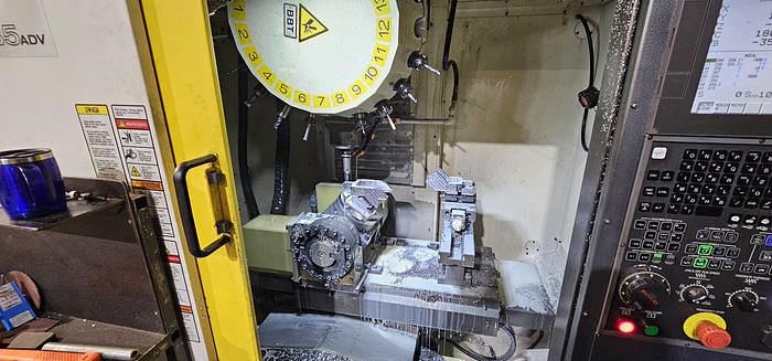 Used CNC FANUC-ROBODRILL ALPHA-D21L iB5ADV 5AXIS 3+2