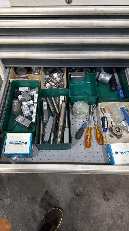 Used CNC TOOL MILLING -DMU80T-4 AXES  WITH FULL TOOLINGS ACCESSORIESS 