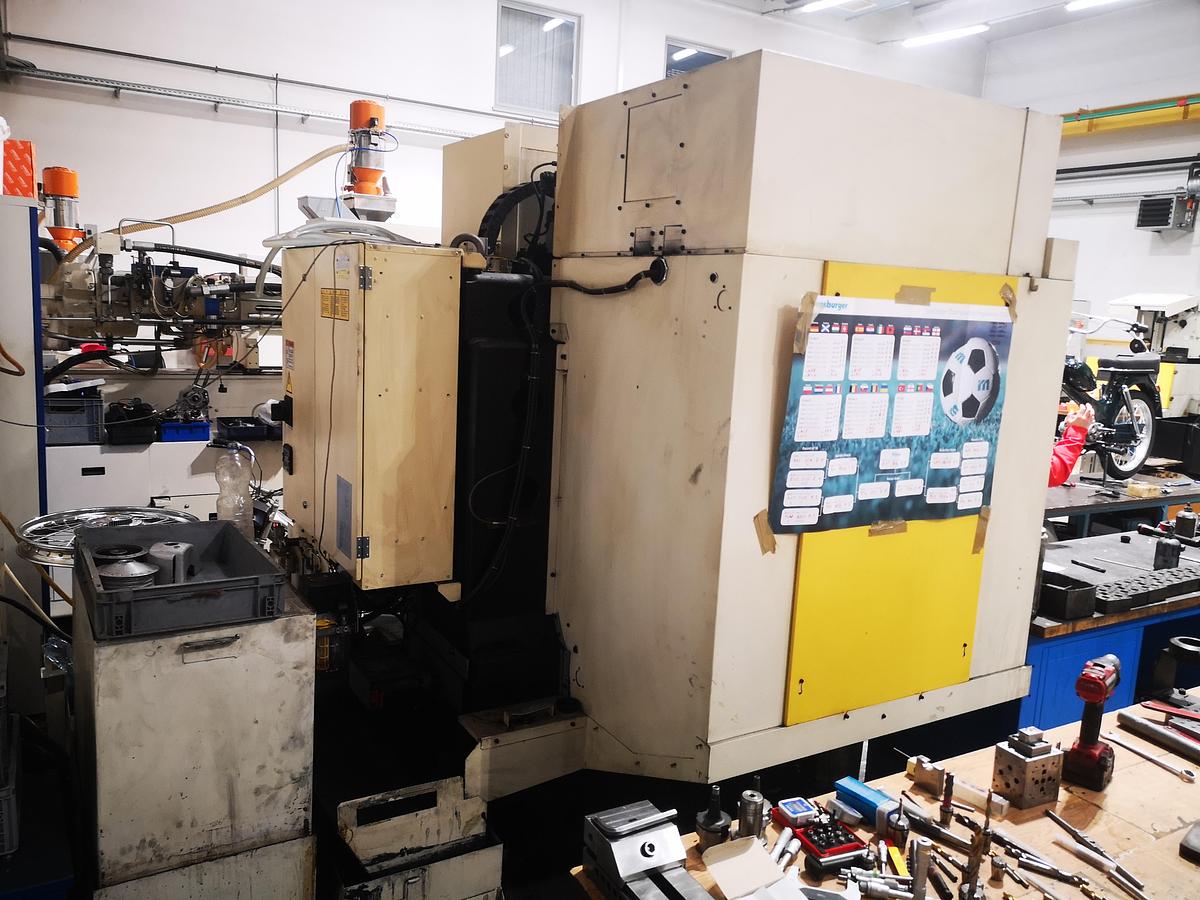Used  CNC FANUC ROBODRILL ALPHA -D21L iB5