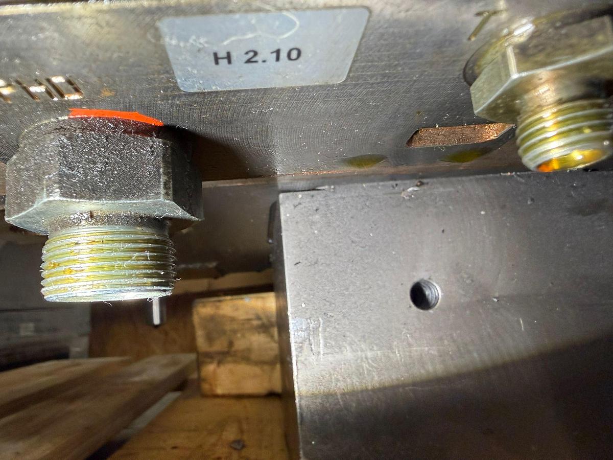 Used  TRUMPF TruPunch 5000 Valve / Control Block - Part number: 1738845