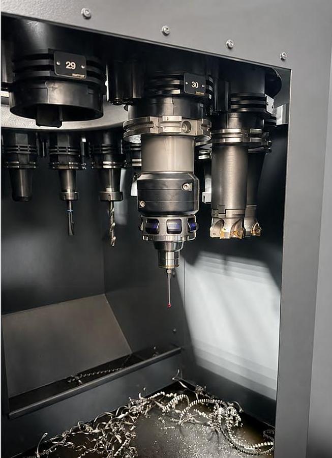 Used USED CNC DMF260/11 WITH TOOLS AND ACCESSORIESS