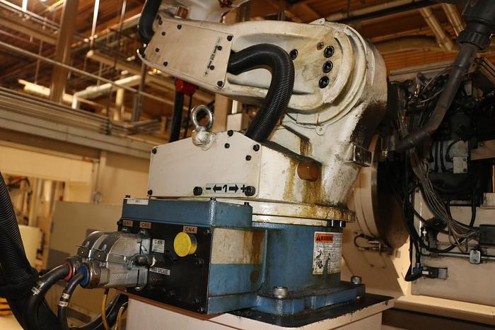 Used TWIN ROBOT WELDING CELL SEVERT-OTC 