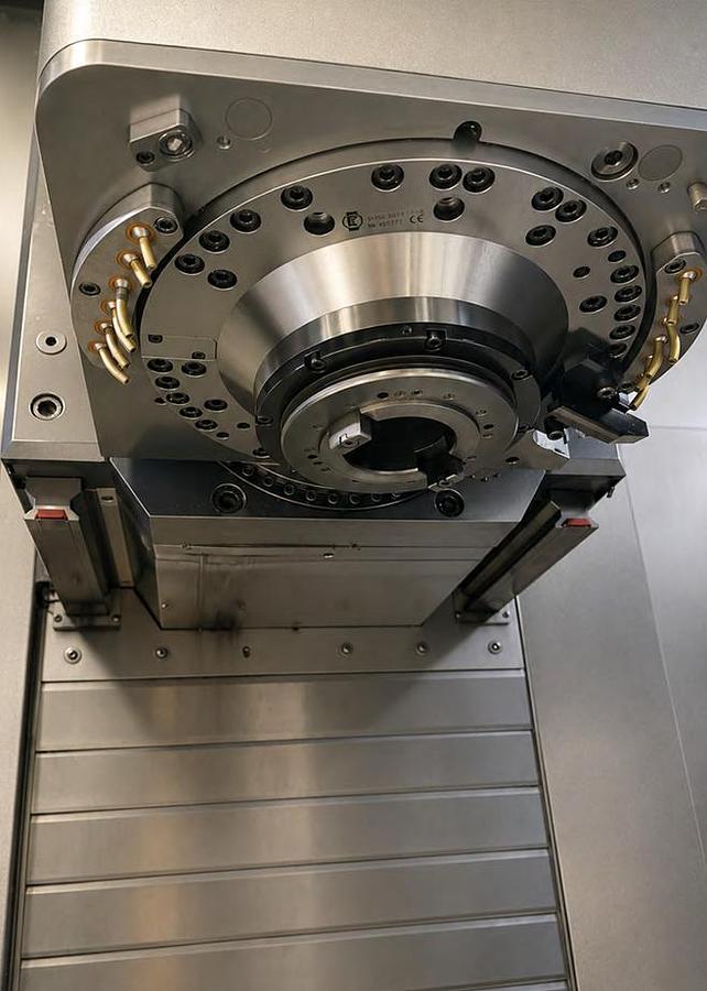Used USED CNC DMF260/11 WITH TOOLS AND ACCESSORIESS