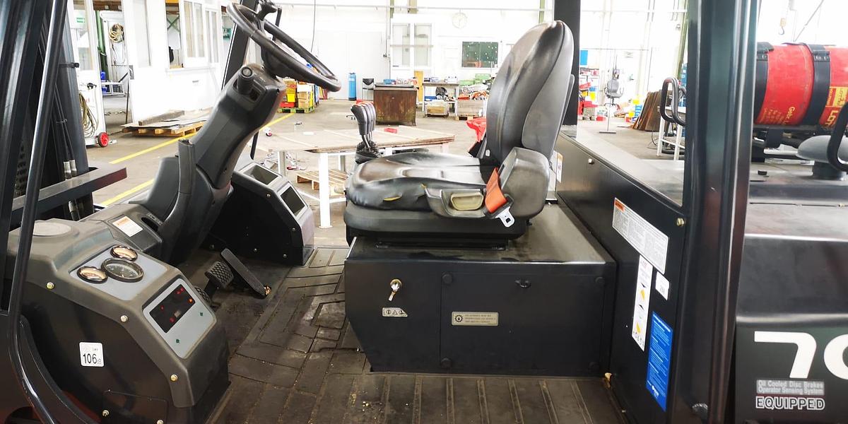 Used FORKLIFT  DOOSAN 7.0T GAS POWERED  ONLY 550 HOURS 