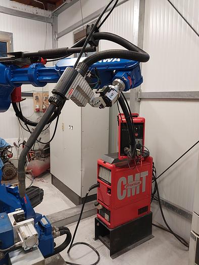 Used YASKAWA ROBOT WELING CELL