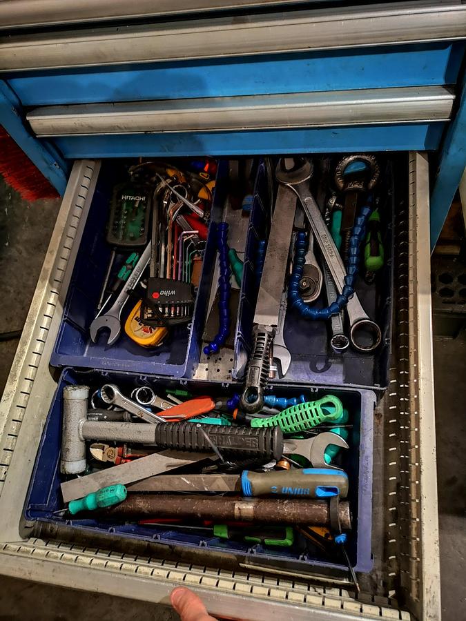 Used CNC 5 AXIS MILLING - HERMLE C40U-2009-WITH FULL TOOLS ACCESSORIESS