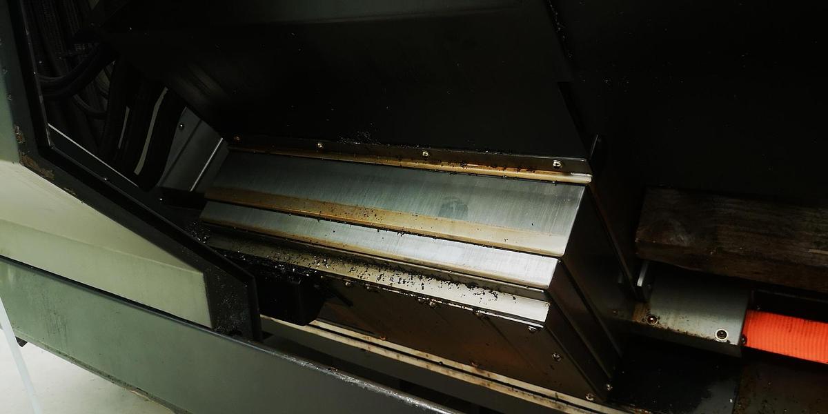 Used CNC LATHE DOOSAN PUMA TT2500SY TURNING AND MILLING CENTRE WITH TOOLS AND ACCESSORIESS