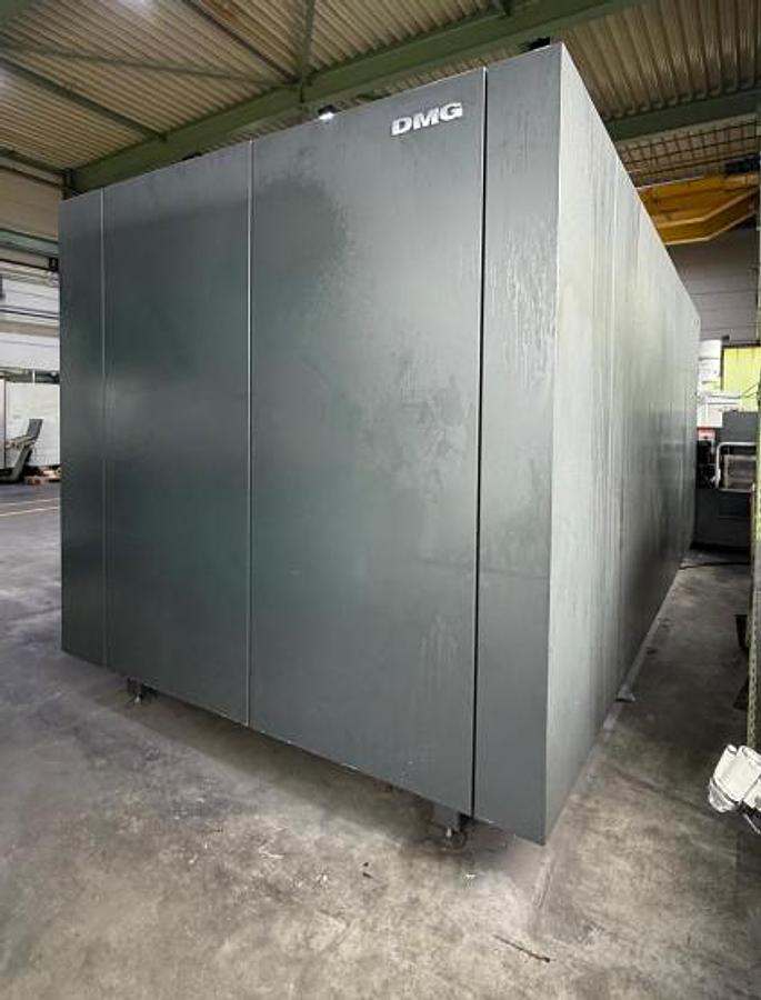 Used USED CNC DMF260/11 WITH TOOLS AND ACCESSORIESS