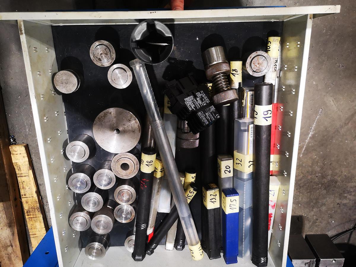 Used HARTFORD HCMC-13 -2013  FULL EQUIPED WITH TOOLINGS AND ACCESSORIESS