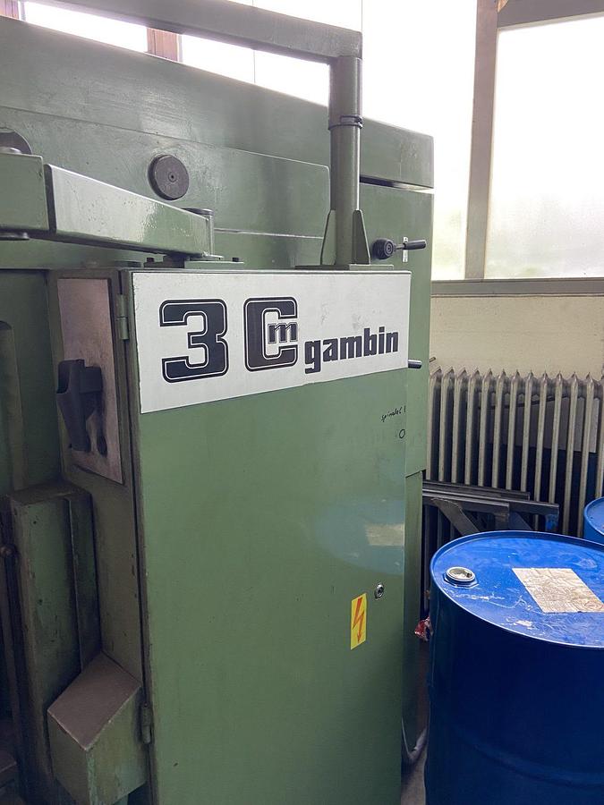 Used UNIVERSAL MILLING MACHGINE GAMBIN 3C ME -2005 