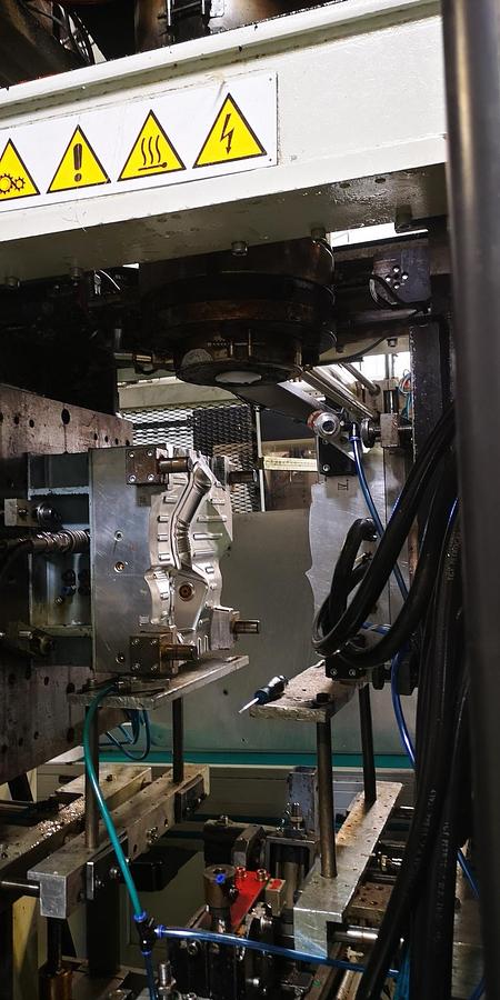 Used BLOW MOLDING MACHINE  TA  300 