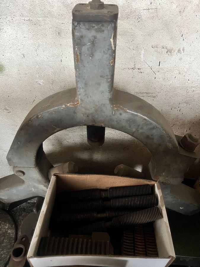 Used UNIVERSAL LATHE POTISJE PA 900R - BIG BORE -2000MM/140MM