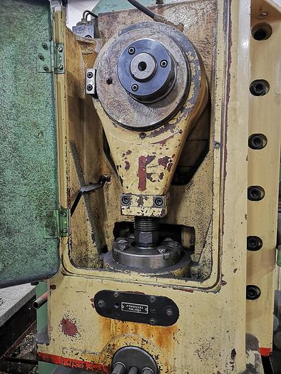 Used EXCENTRIC PRESS 63 TON JELŠINGRAD