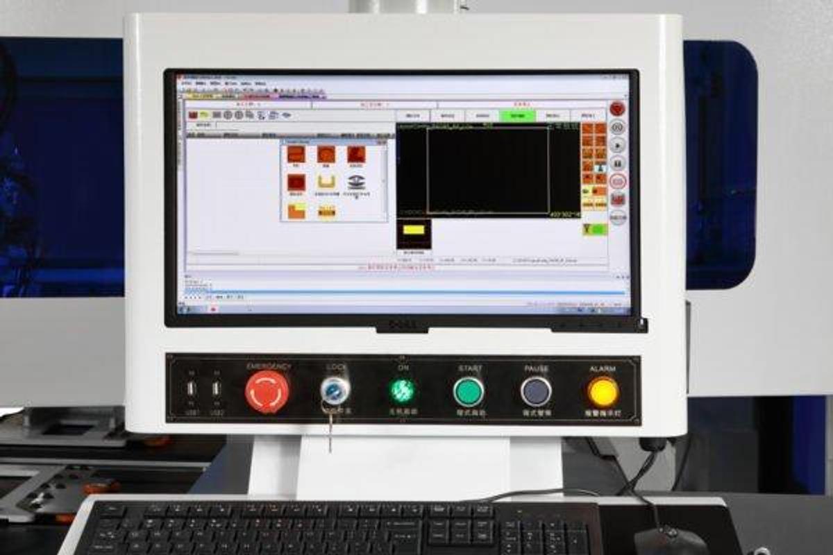 Spear 6RME ATC Six-Side Drilling and Milling Center