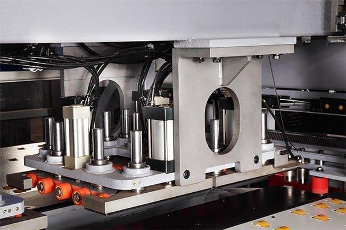 Lance 125S Drilling and Milling Center