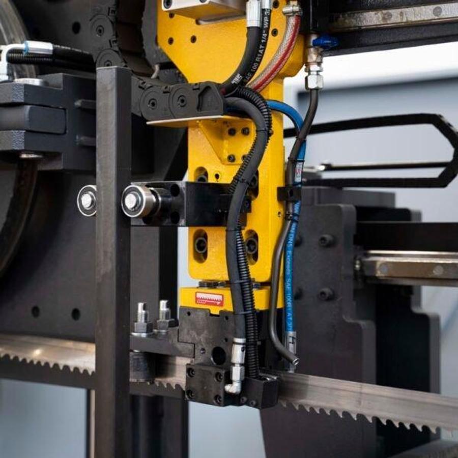 CNC Smart Cutting BMSO-420XS Enclosed