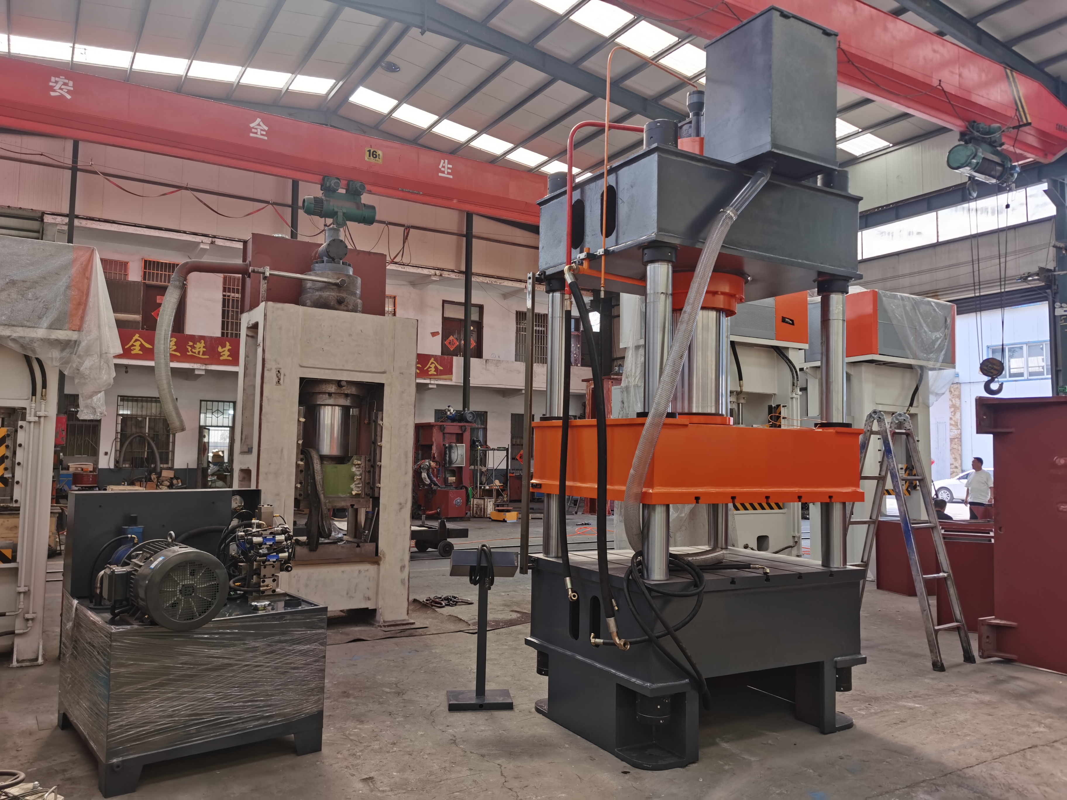 Four-Column Hydraulic Press 315
