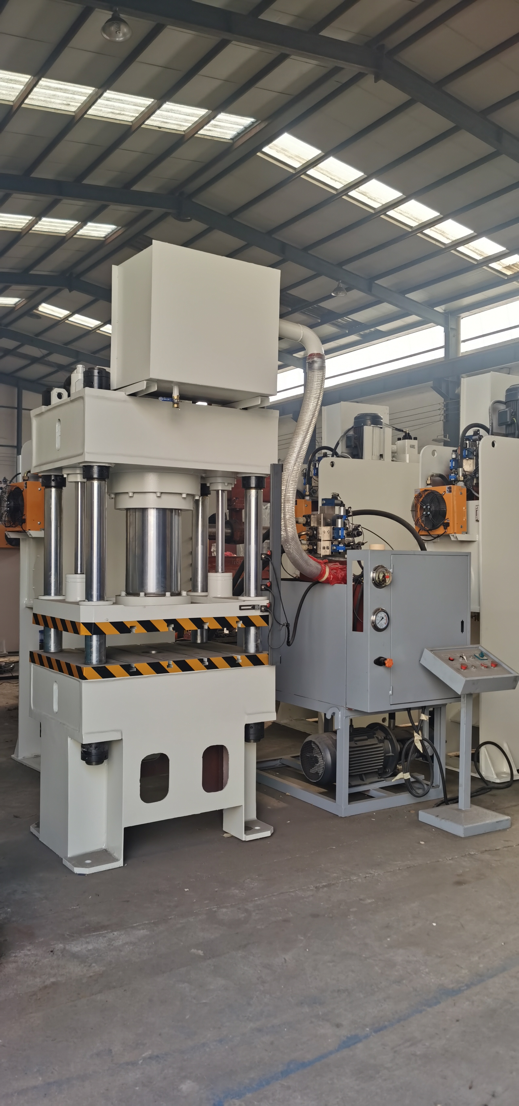 Double Action Hydraulic Press 200