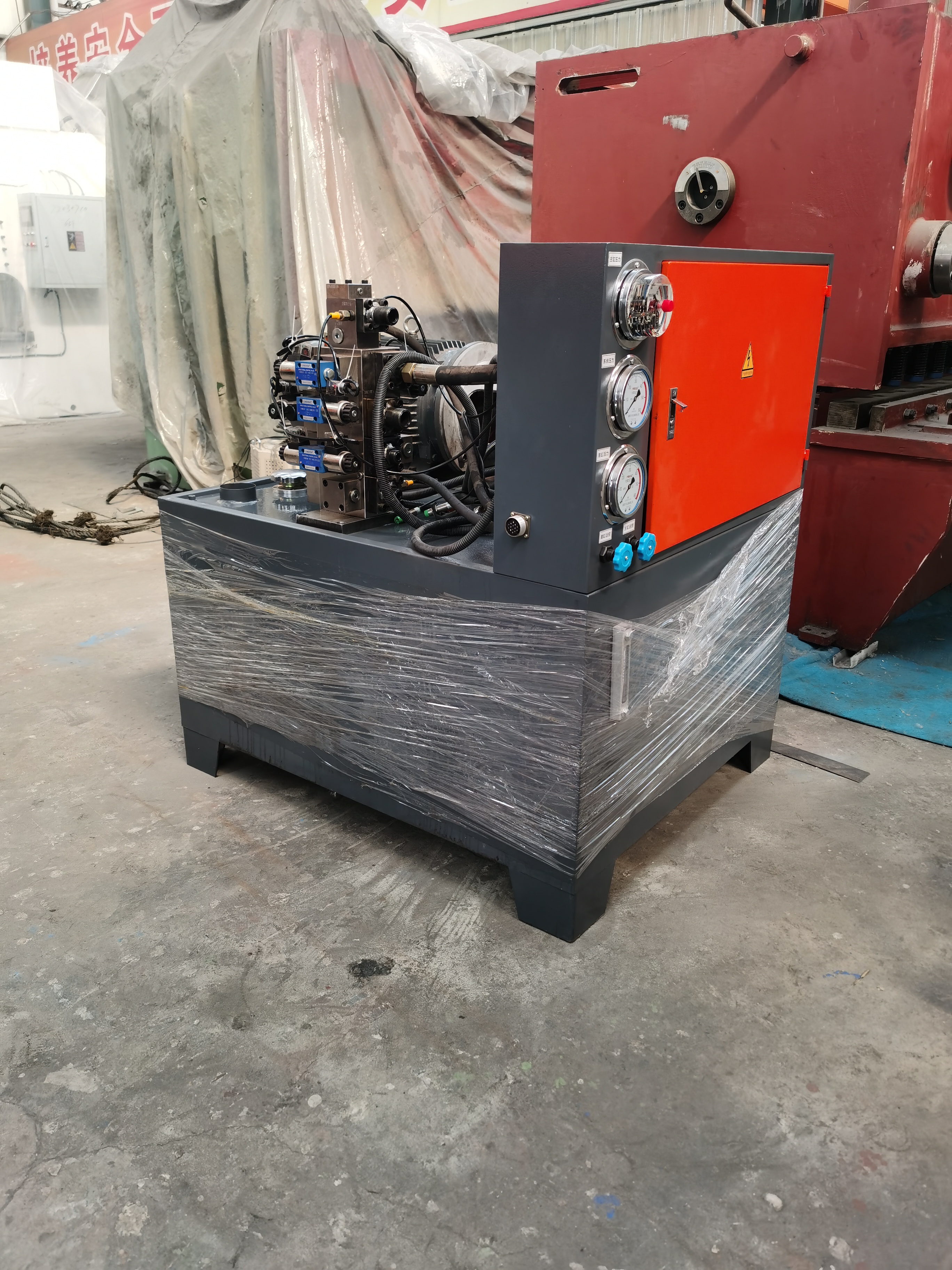 Four-Column Hydraulic Press 315