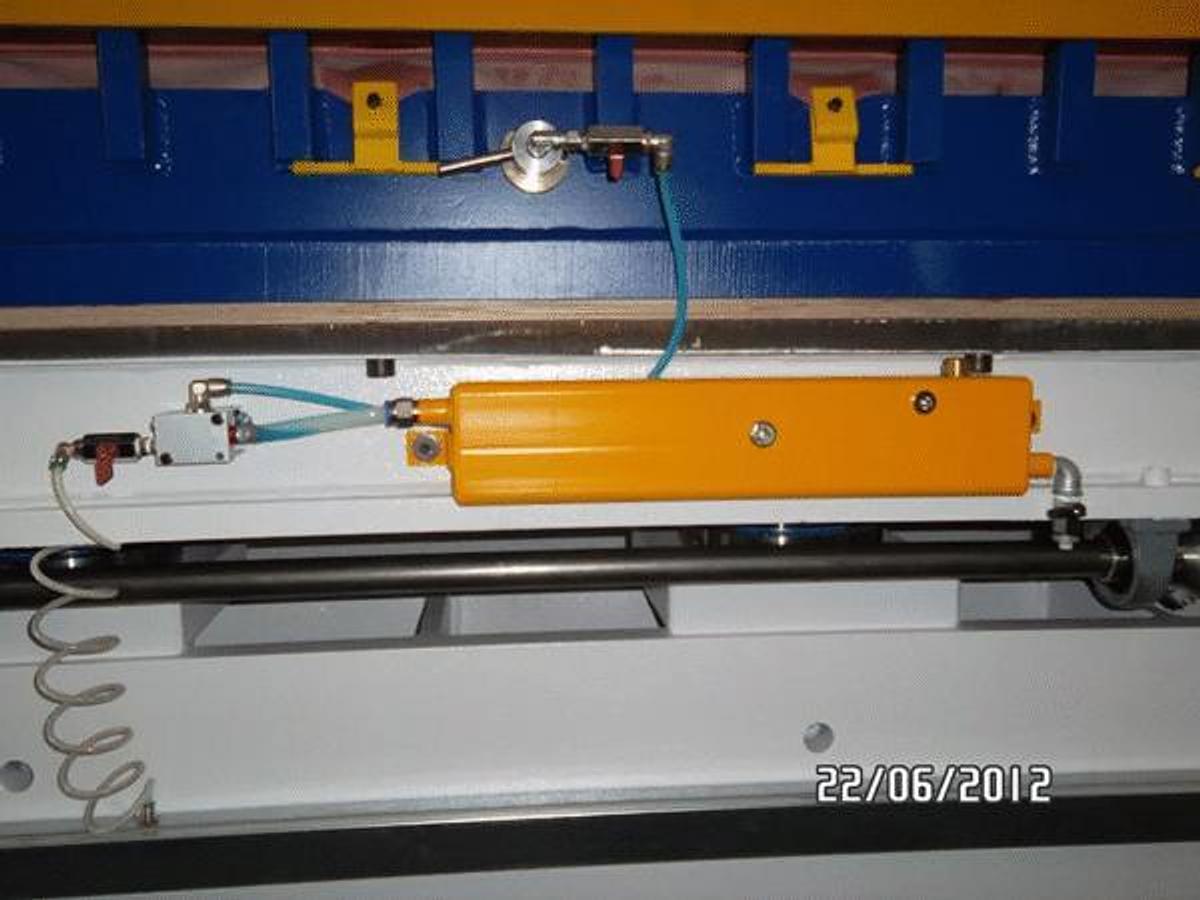 Fluid Double Membrane Press