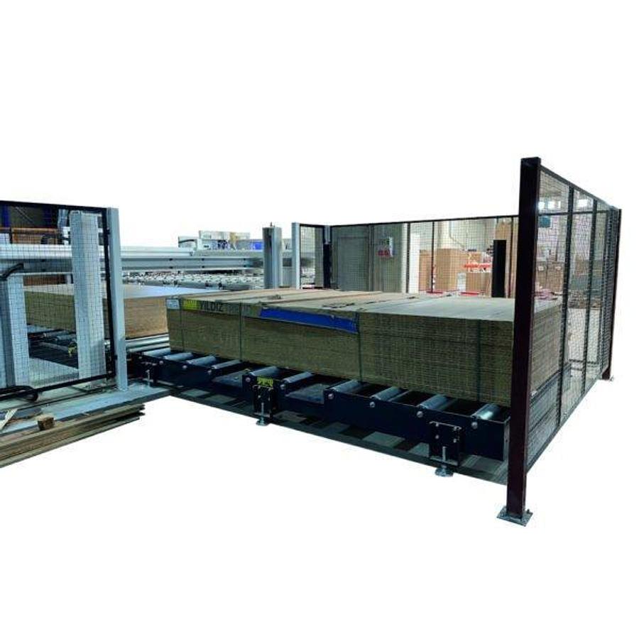 CNC Panel Sizing Feed Conveyor