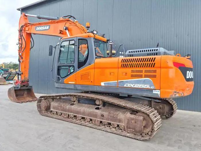 Gebraucht 2015 Doosan DX255LC-5