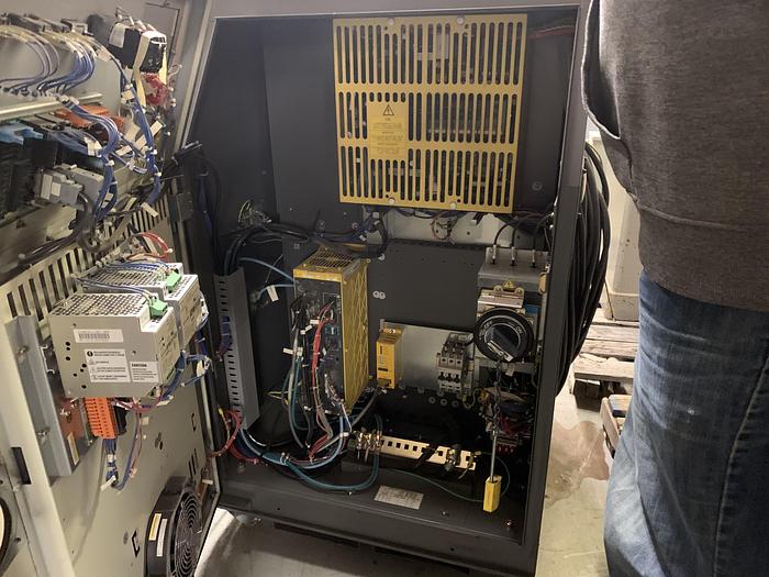 Used FANUC R2000iB/165F 6 AXIS CNC ROBOT WITH R30iA CONTROLLER 165KG X 2655mm REACH