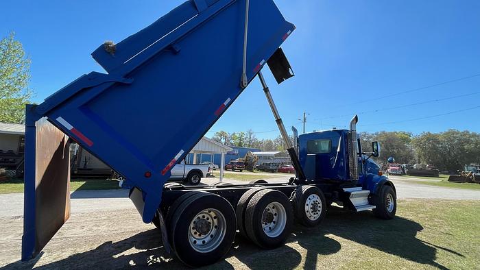Used 2011 Kenworth T800 Tri-Axle Dump Truck