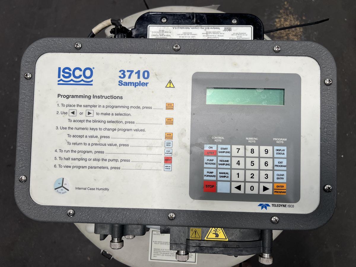 Used ISCO model 3710 sampler with receptacle