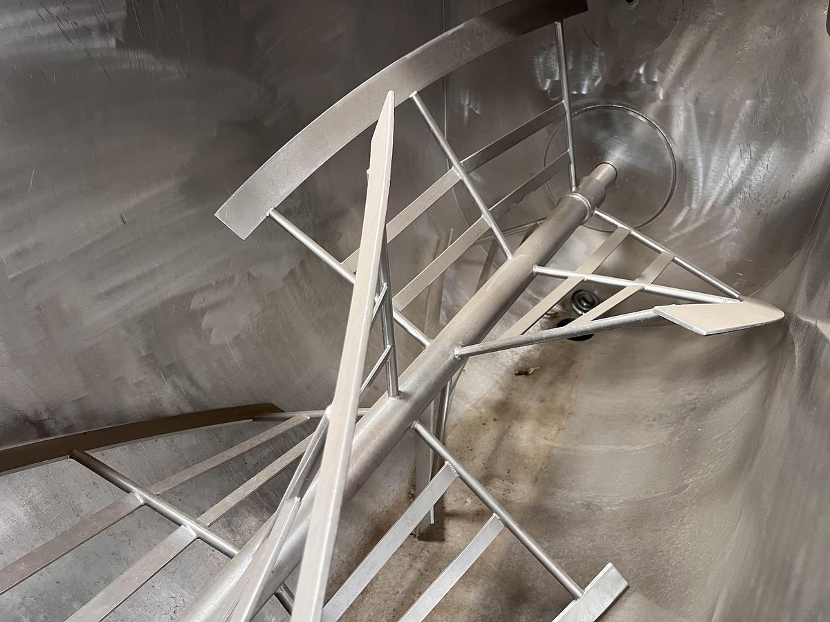Used 40 cubic foot stainless steel paddle mixer
