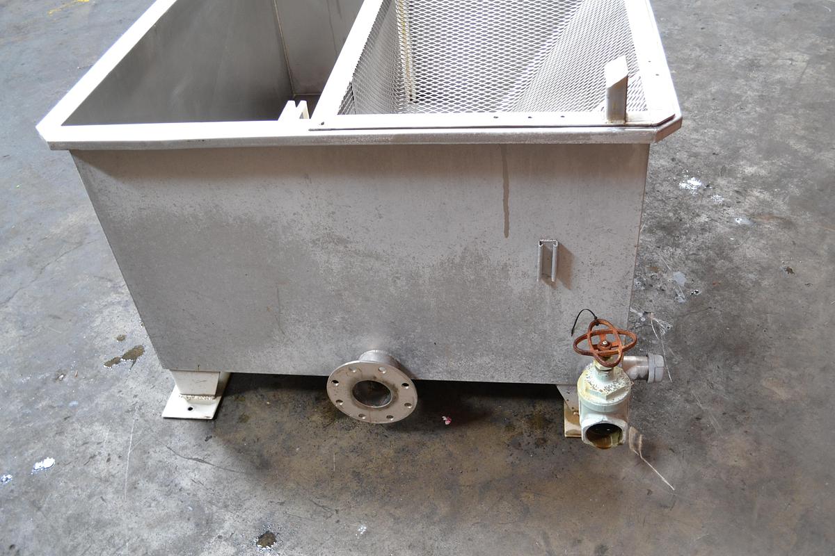 STAINLESS STEEL TANK