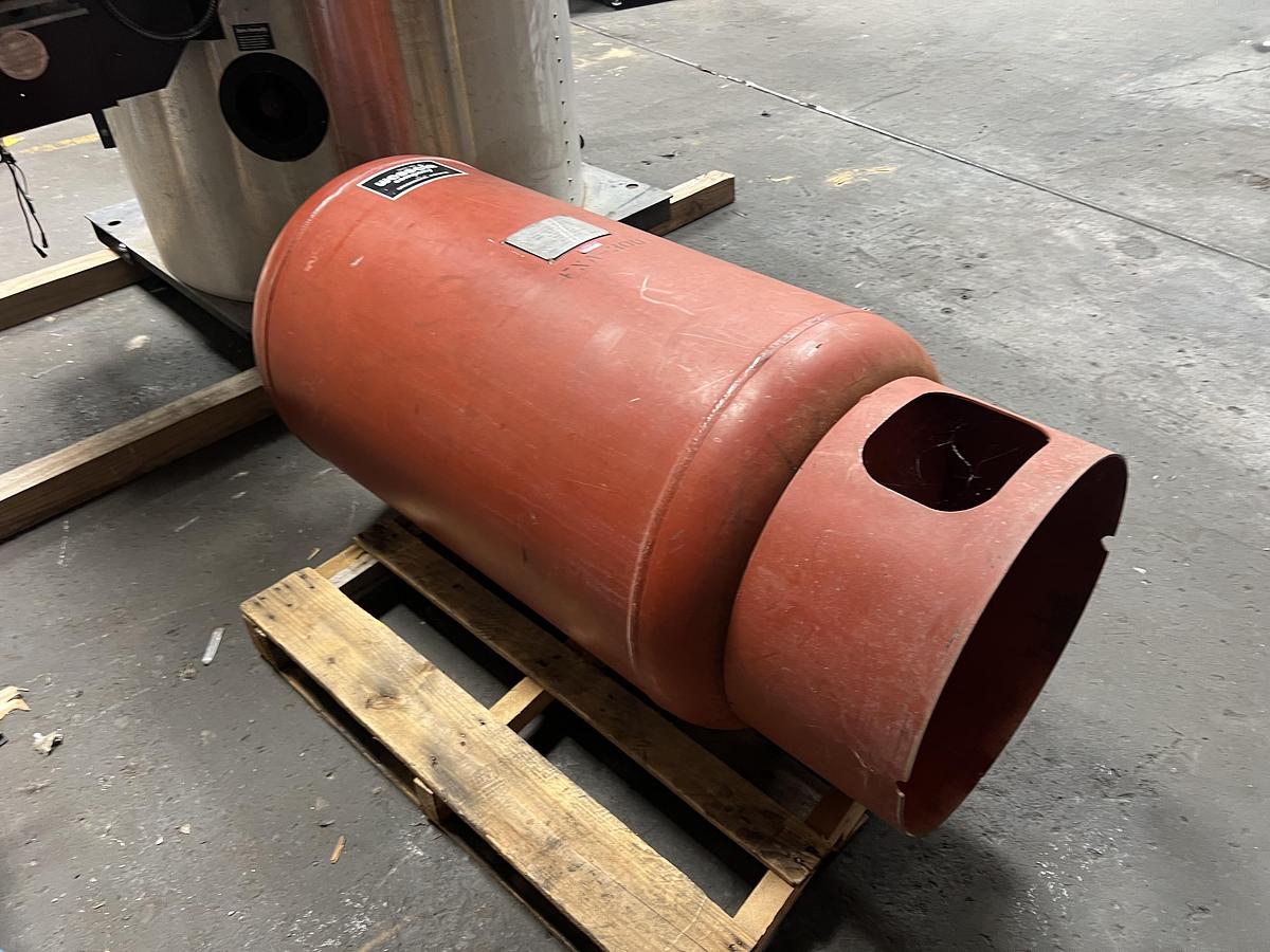 Used Wessels Company model L-300 vertical air receiver