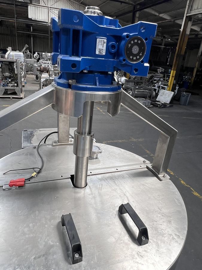Used Techno Fluss “Seven Fluss” model VM5000-TBP50 pneumatic volumetric dosing filler for viscous products