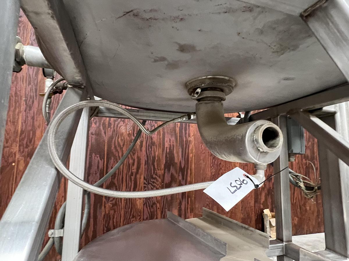  STAINLESS STEEL JACKETED TANK 