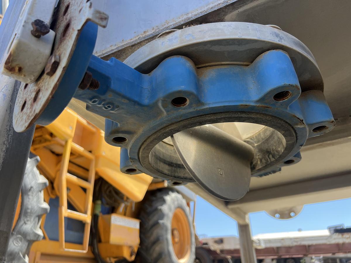 Used 48” wide flooded wash tank elevator for floating product