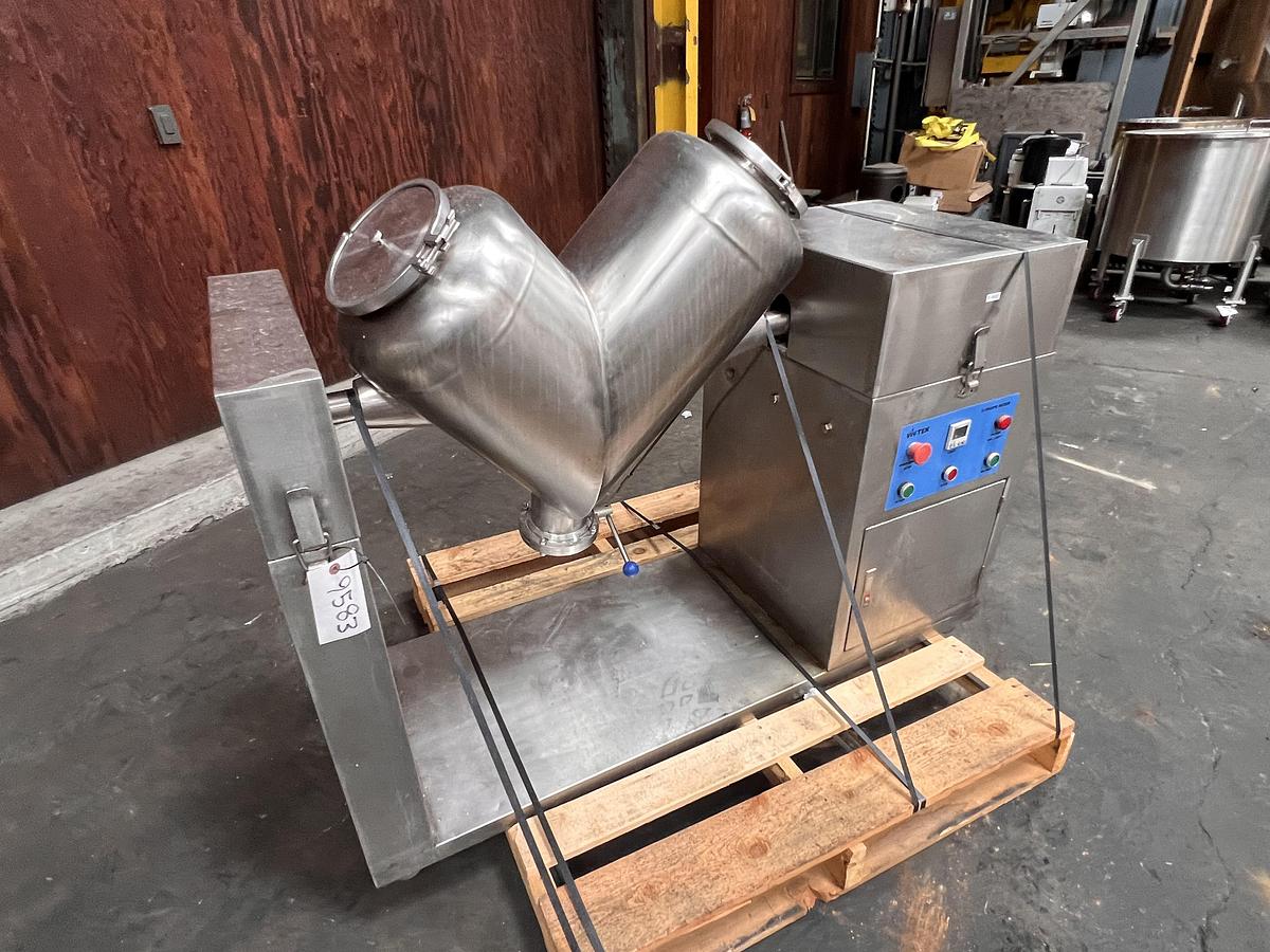 Used Vivtek 5 cubic foot stainless steel V-blender