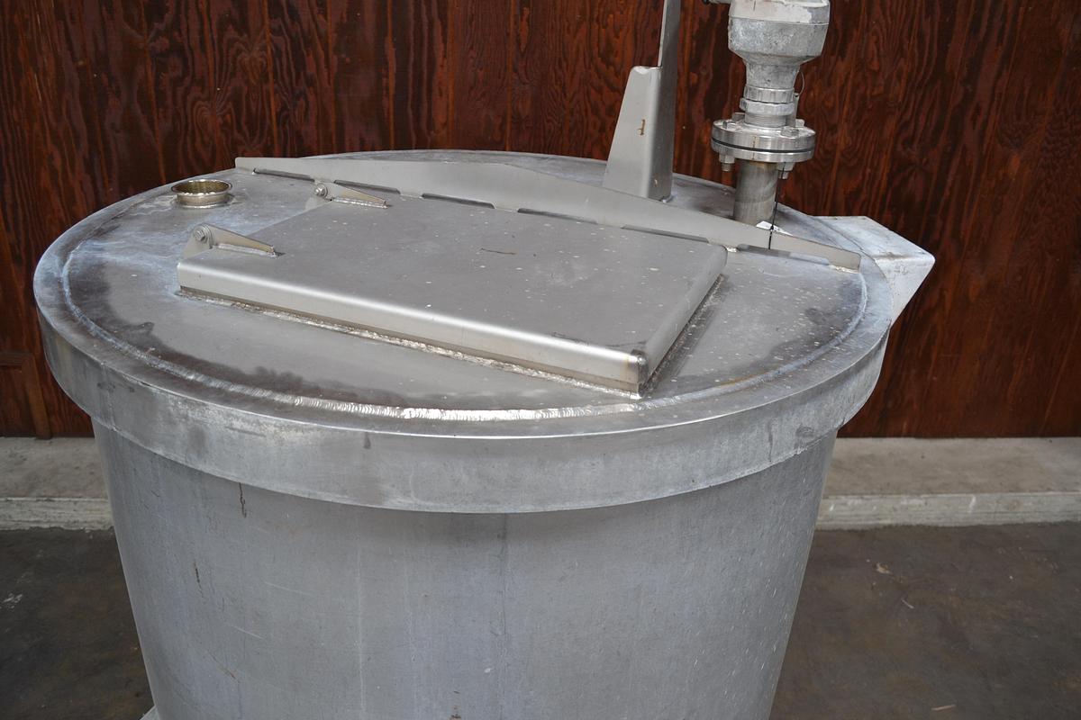  STAINLESS STEEL TANK 