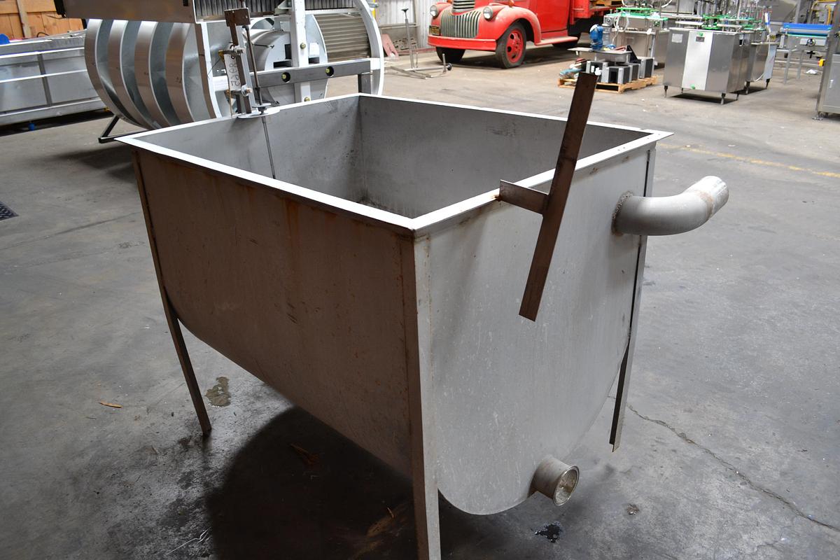 STAINLESS STEEL TANK