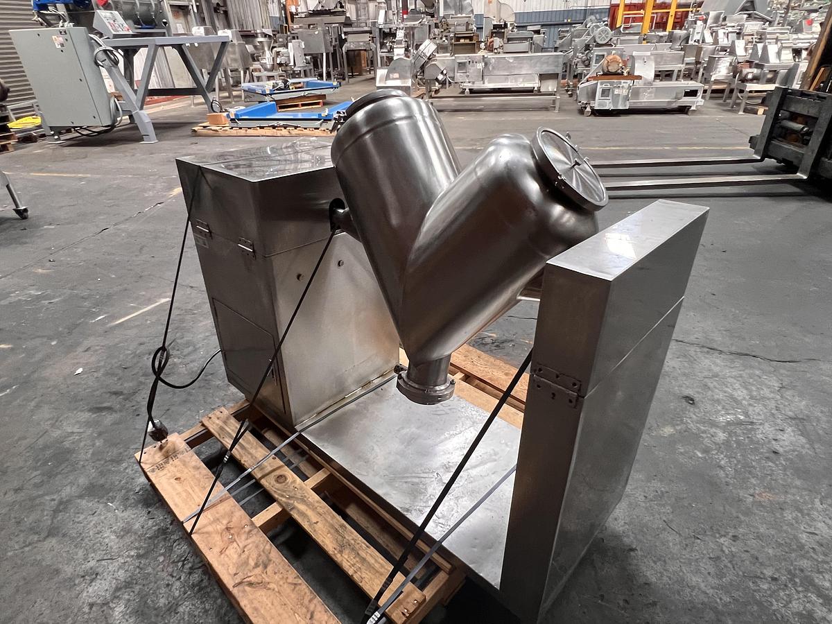 Used Vivtek 5 cubic foot stainless steel V-blender