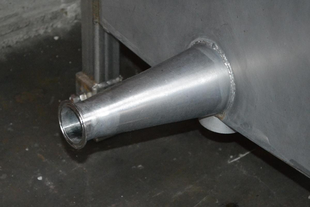  STAINLESS STEEL TANK 