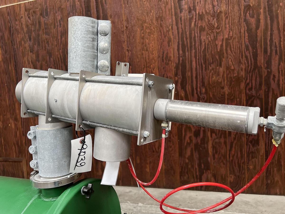 VAC-U-MAX