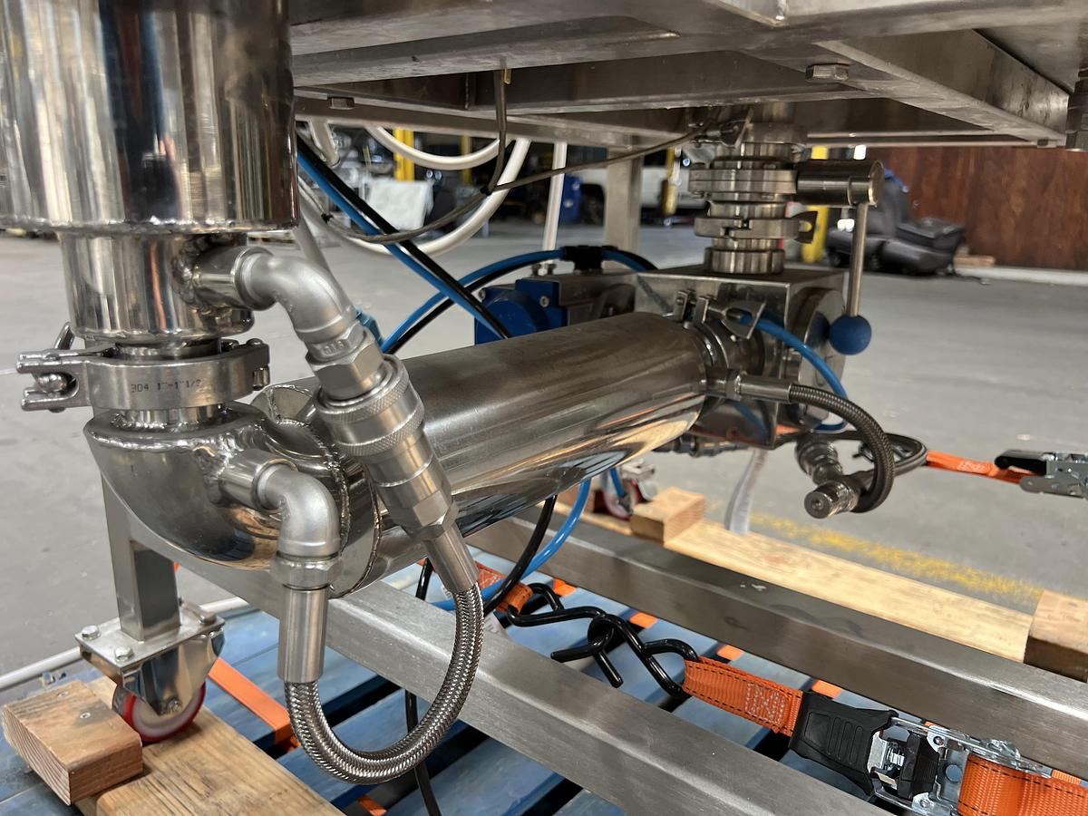 Used Techno Fluss “Seven Fluss” model VM5000-TBP50 pneumatic volumetric dosing filler for viscous products
