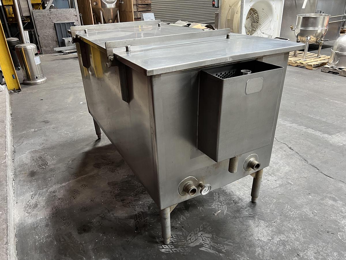 Used Chester-Jensen model XP-1 350 gallon stainless steel rectangular cooking and cooling tank with two removable baskets