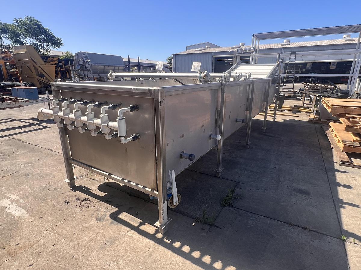 Used 48” wide flooded wash tank elevator for floating product