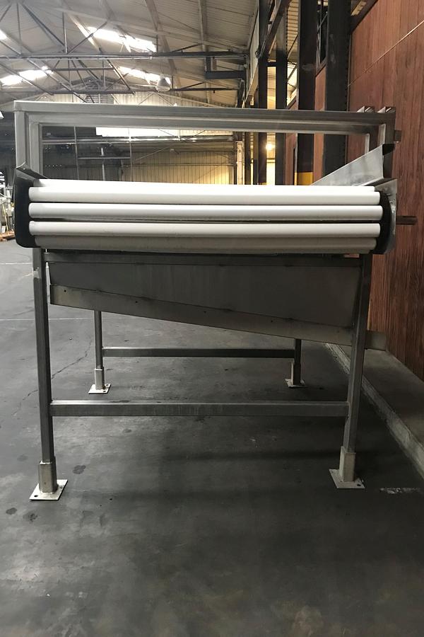 ROLLER CONVEYOR